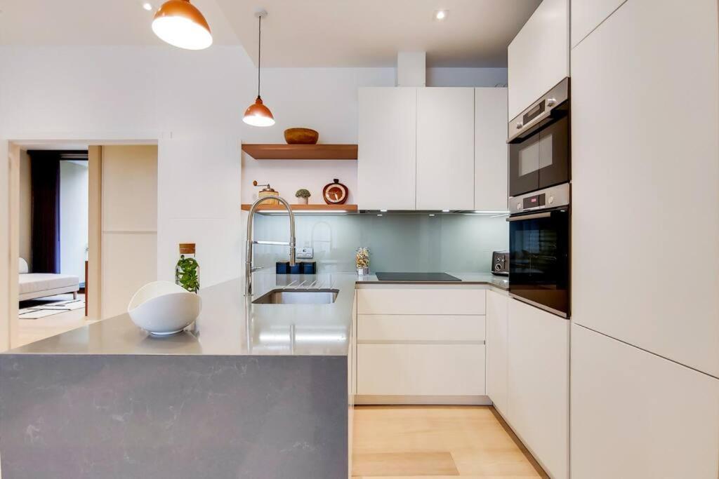 11 Borough Apartments - Bright & Spacious 2-Bed Near London Bridge ภายนอก รูปภาพ